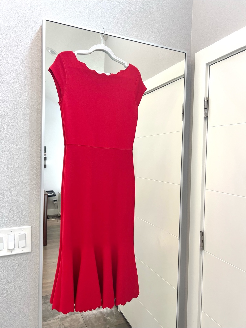Rachel Parcel Elegant Red Scalloped Dress size medium like new! - Picture 3 of 10